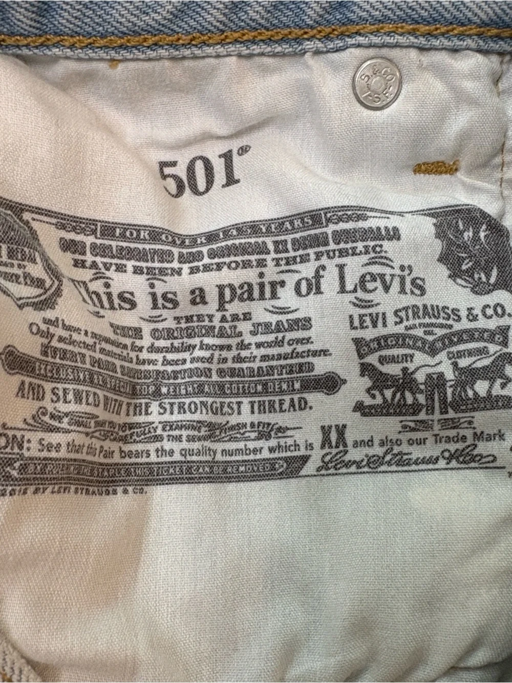 Levi’s 501 High Rise Floral Embroidered Denim Shorts 🌸 Size 25 light wash summer
